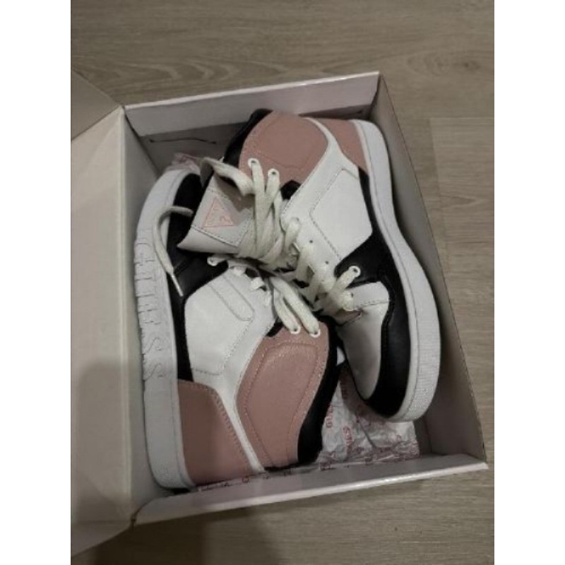 Chaussures guess 40 