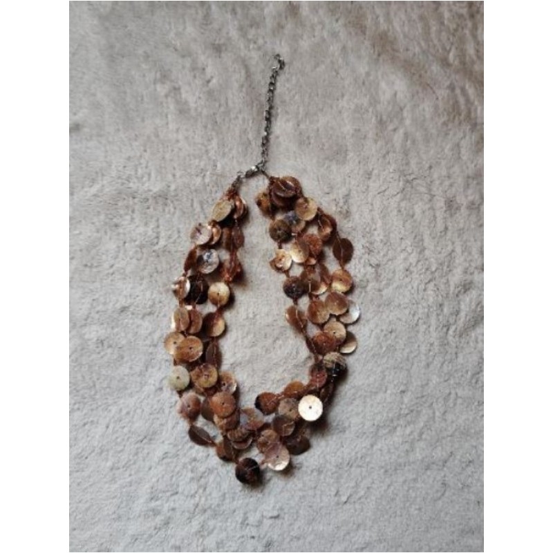 Collier marron 