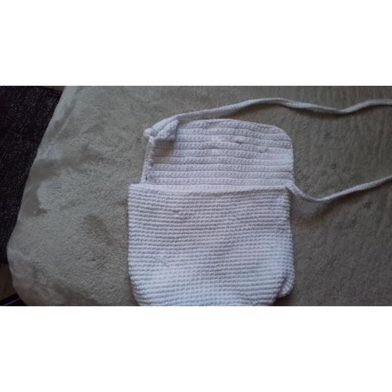 Petit sac blanc au crochet fait main 