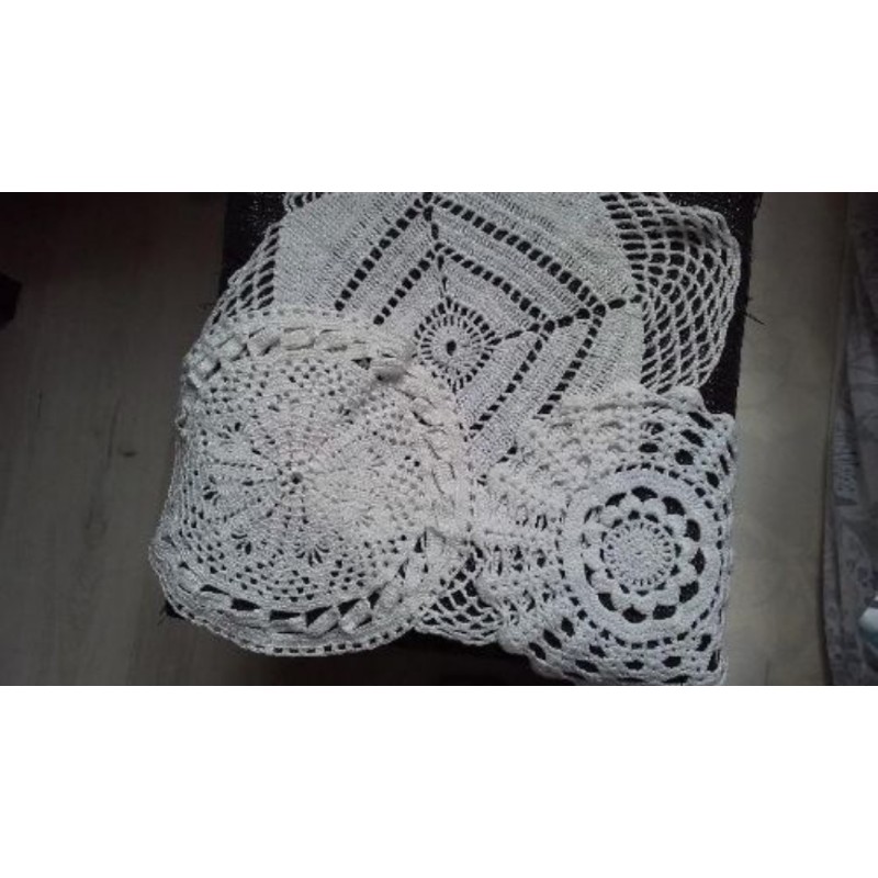 Lot Napperons au  crochet 