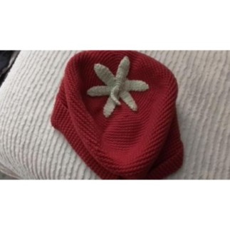 Bonnet rouge au crochet...