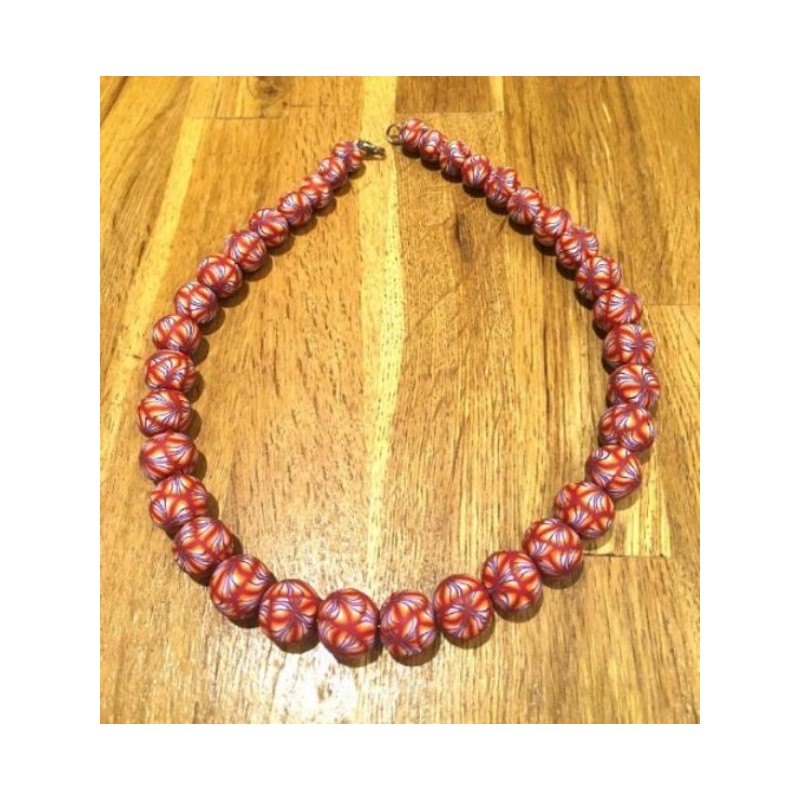Collier rouge