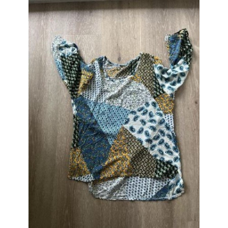 Tunique  motif blan bleu jaune 
