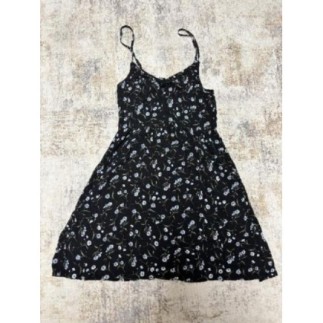 Jupe courte noire fleurie...