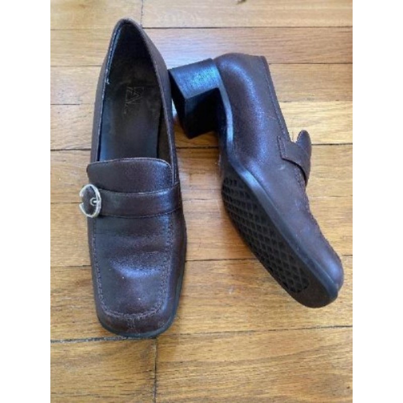 Mocassins femme cuir marron foncé talon carré  pointure 37 