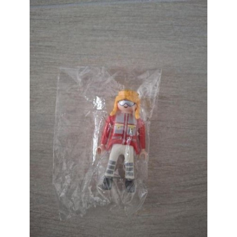 Personnage playmobil rouge et blanc 