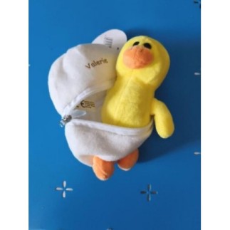 Canard en peluche avec son...