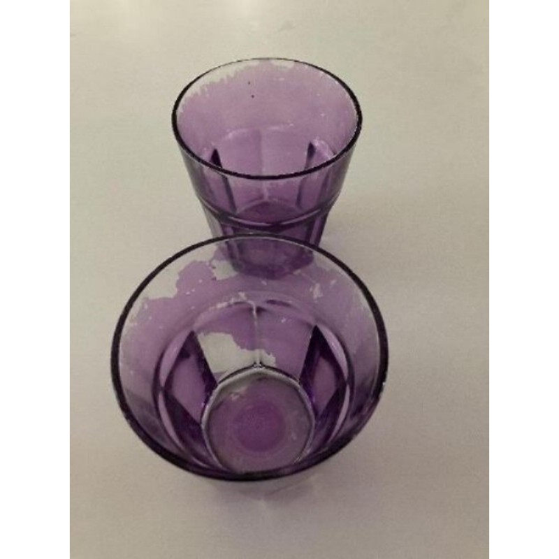 Lot 2 verres violet décolorés 