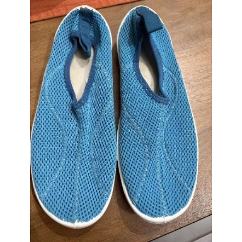 Chaussons de voile bleu decathlon taille 34/35 excellent état 