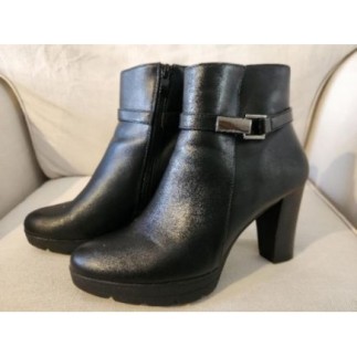 Bottines noires Taille 39...
