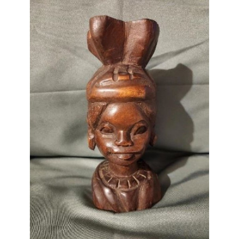 Statuette femme Antillaise