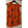 Tee-shirt  PRIMARK framboise avec bouquets de fleurs  T. 40