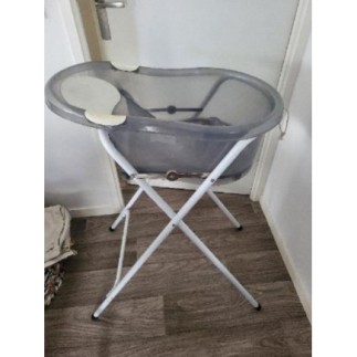 Baignoire bébé sur pied