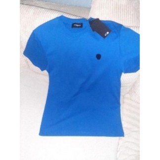 Taille S. Neuf. T-shirt...