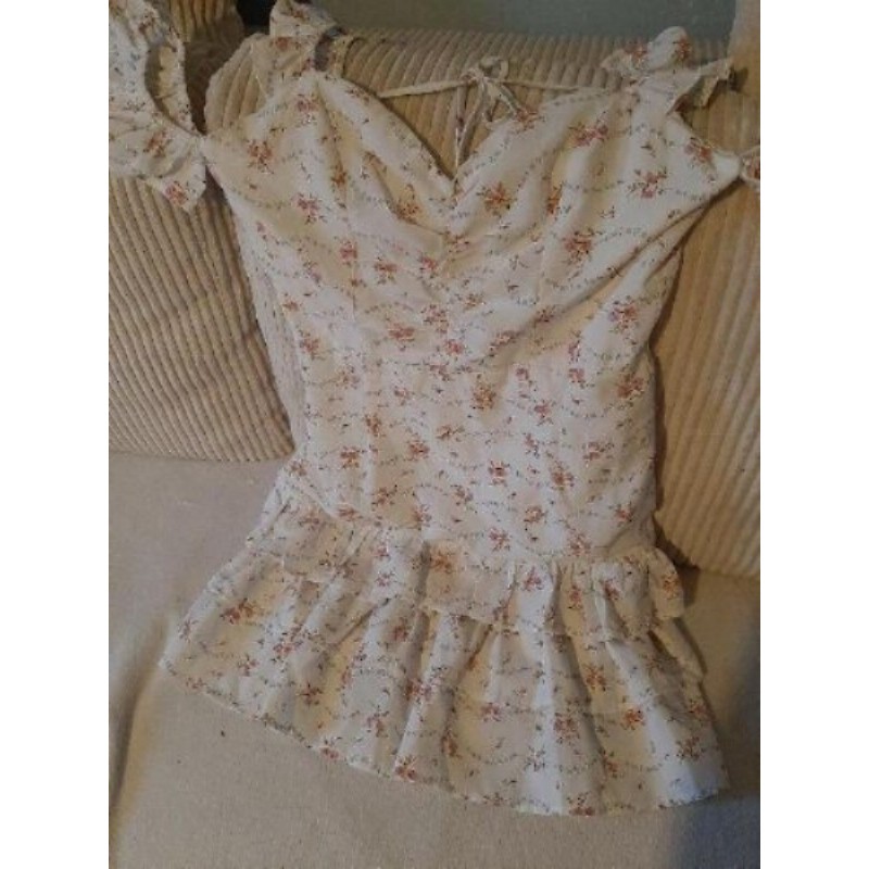 Taille XS. ROBE fleurie Loavies décolleté dos 