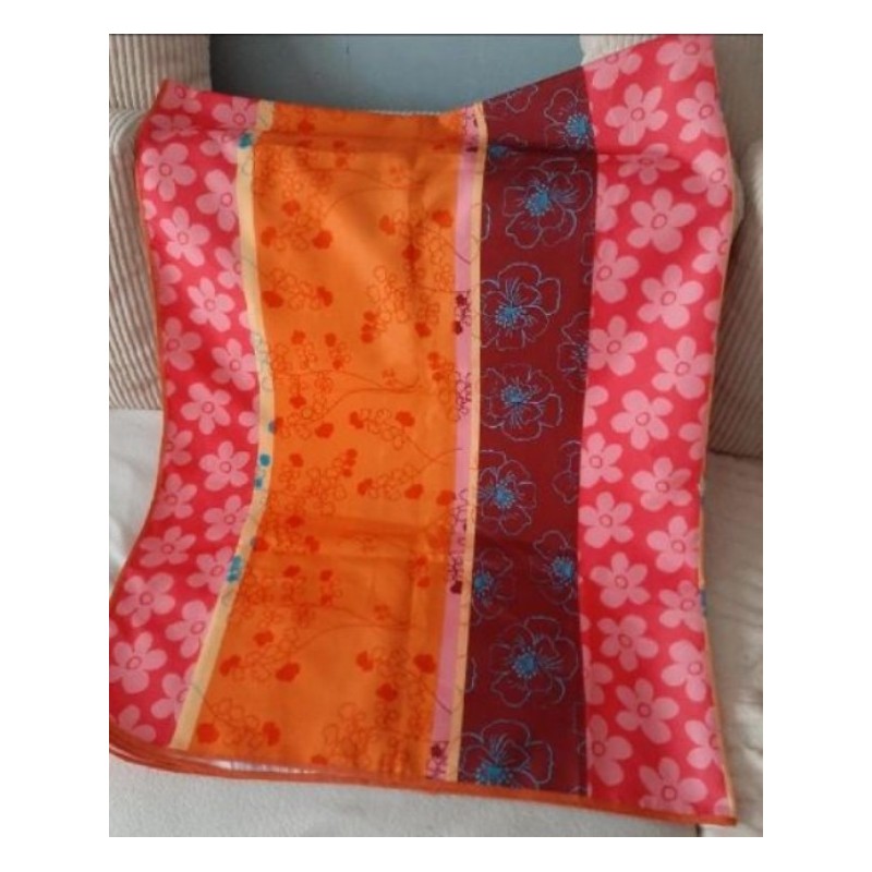 Neuf. Nappe anti-taches 150X200