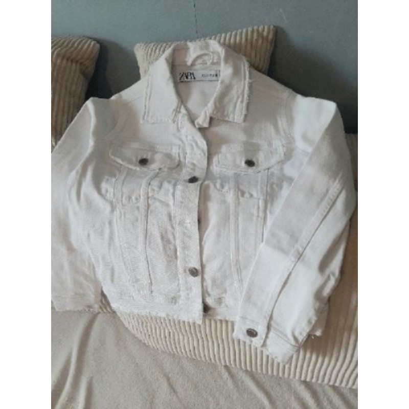 Taille S. Veste Jean blanc. Zara