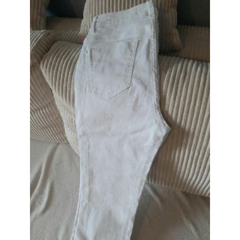 Taille36. Jeans blanc. Zara.  