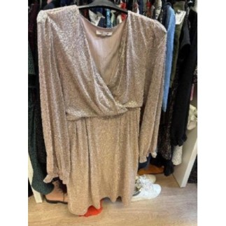 Robe paillettes rose pâle...