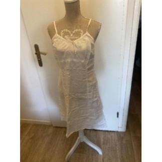 Robe blanche - bretelles -...
