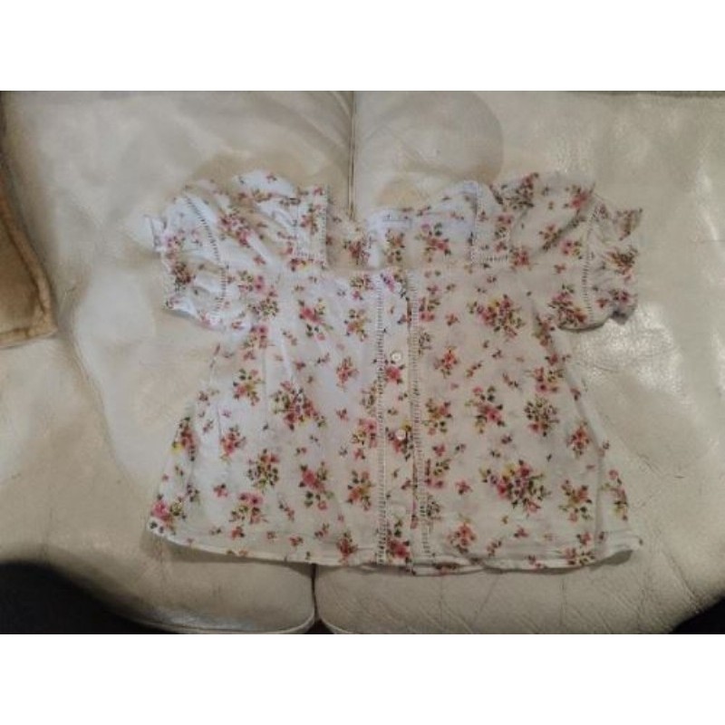 Chemisier zara 6-7ans plumetis blancs et fleurs
