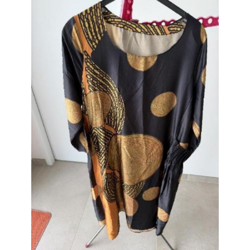 Robe noire et dorée grande taille