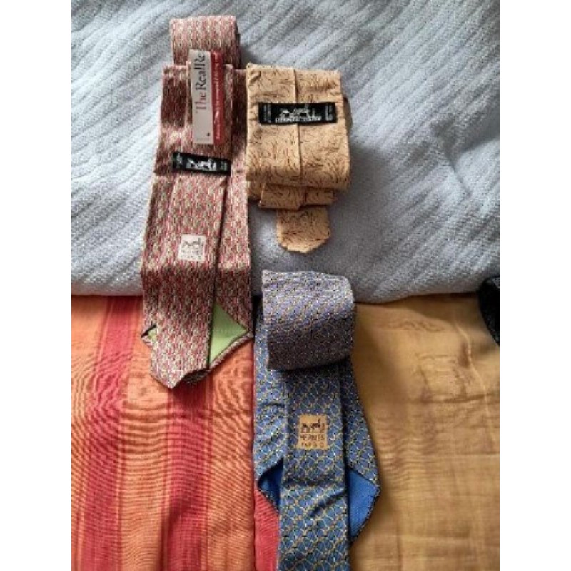 Cravate HERMÈS Paris-100%Soie-Modèle Iconique prix unitaire45€