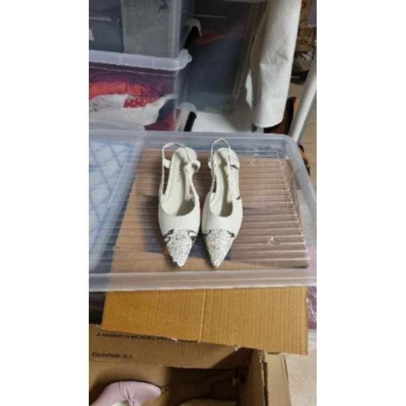 Chaussures beige T 37 DH