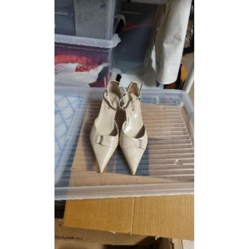 Chaussures beige petit talon T 37