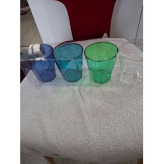 Verres en plastique 1 boite...