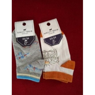 2 paires de socquettes...