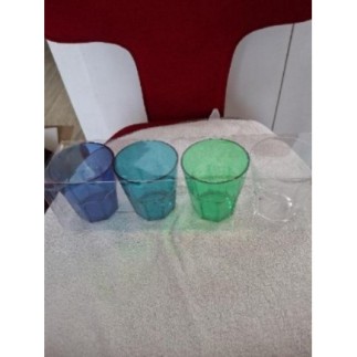 Verres en plastique 1 boite...