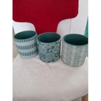 3 cache pots iris et...