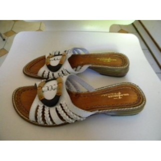 Sandales blanches...