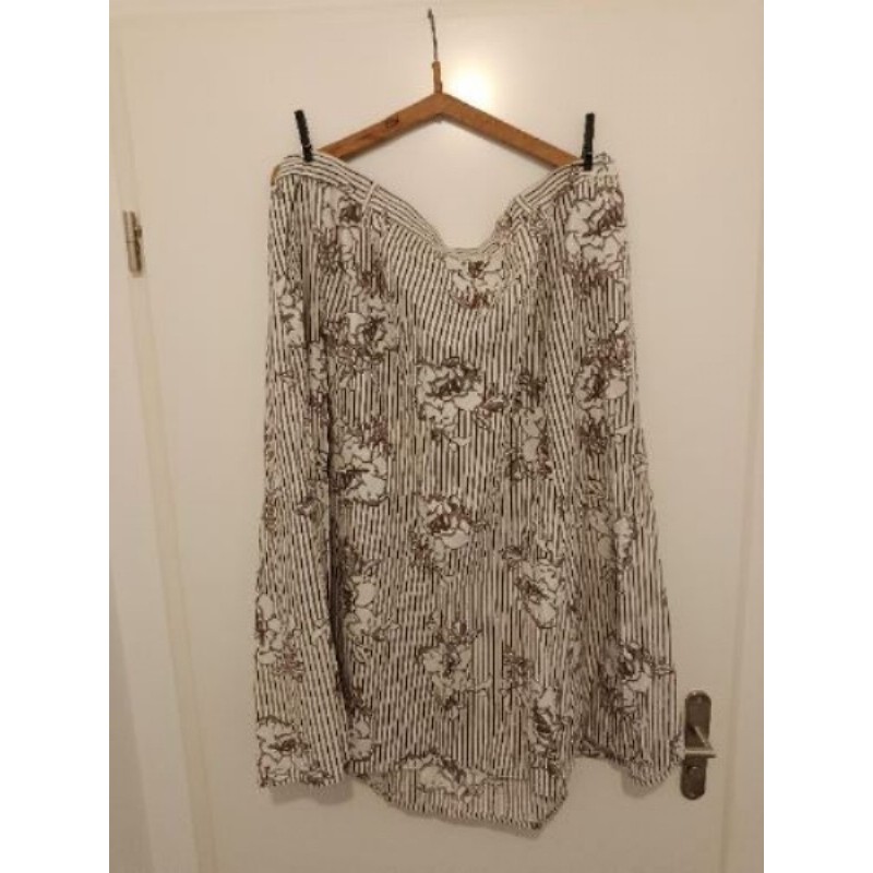 Jupe à motifs fleurs taille 52/54