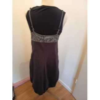 ROBE TAILLE 46 GÉMO NOIR HAUT AVEC RAYURE