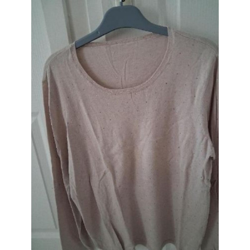 Pull léger beige avec des perles taille xl plus d'étiquette 