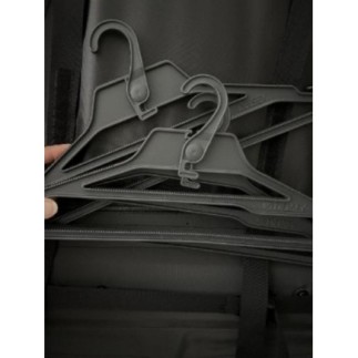 Portant  voyage pour costume, très bon état, Marque Delsey, couleur noir