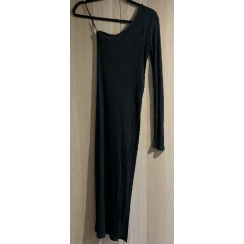 T Shirt long asymétrique - noir - BERSHKA - taille M