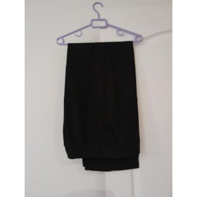 Pantalon noir taille 48