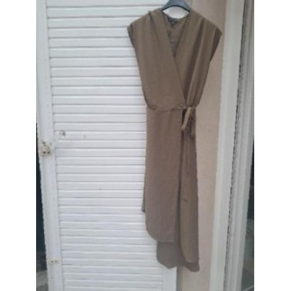 Robe femme kaki taille  34...