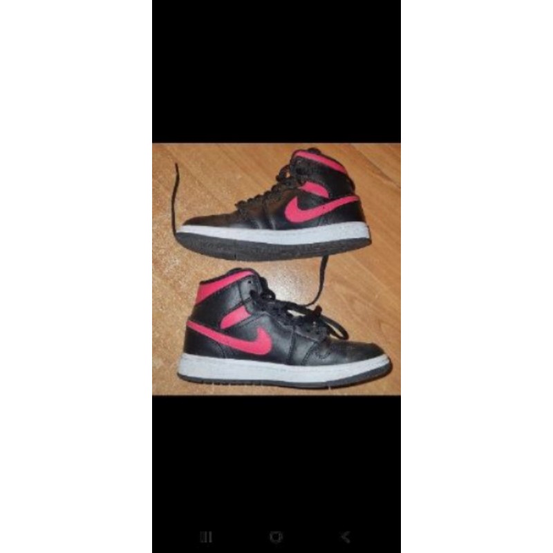 Paire de speakers Jordan 1 Mid noires et rouges T36.5 nike air