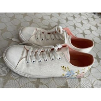 Baskets toile blanches...