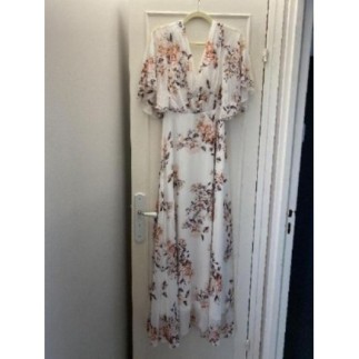 Robe longue blanche fleurie...