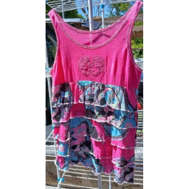 Tunique rose fushia avec volants 