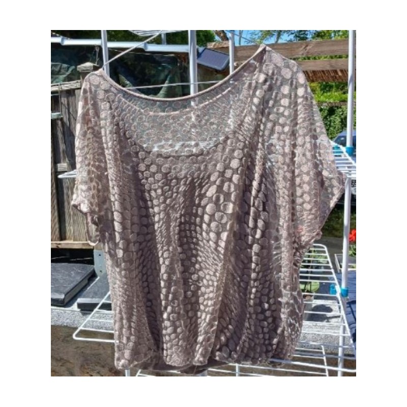Haut fluide beige transparent avec ronds doublé 