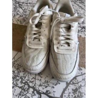 Basket NIKE blanche taille 40 