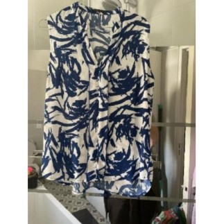 Haut bleu et blanc