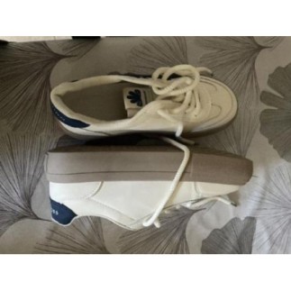 Basket beige et bleu taille...