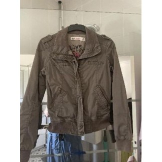 Veste kaki plusieurs pages